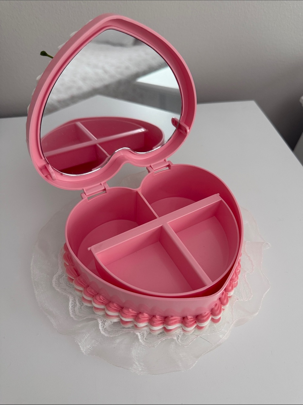 Fake Cake Jewelry Box - Picture 3 of 4